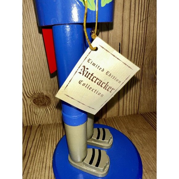 Limited Edition Nutcracker Collection 14” 2010 Hawaiian Aloha #1787 / 7005 - Picture 5 of 6